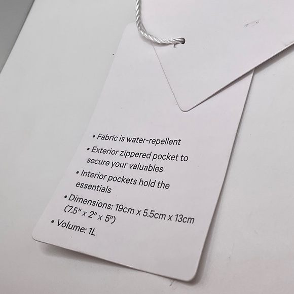 lululemon athletica Midnight Black Belt Bag NWT - Picture 2 of 7